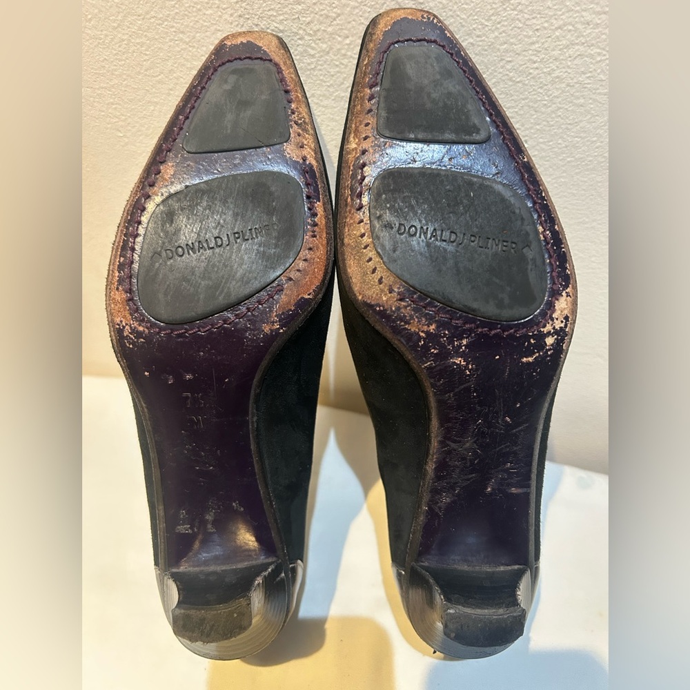 Donald J. Pliner Suede Shoes - Picture 7 of 7